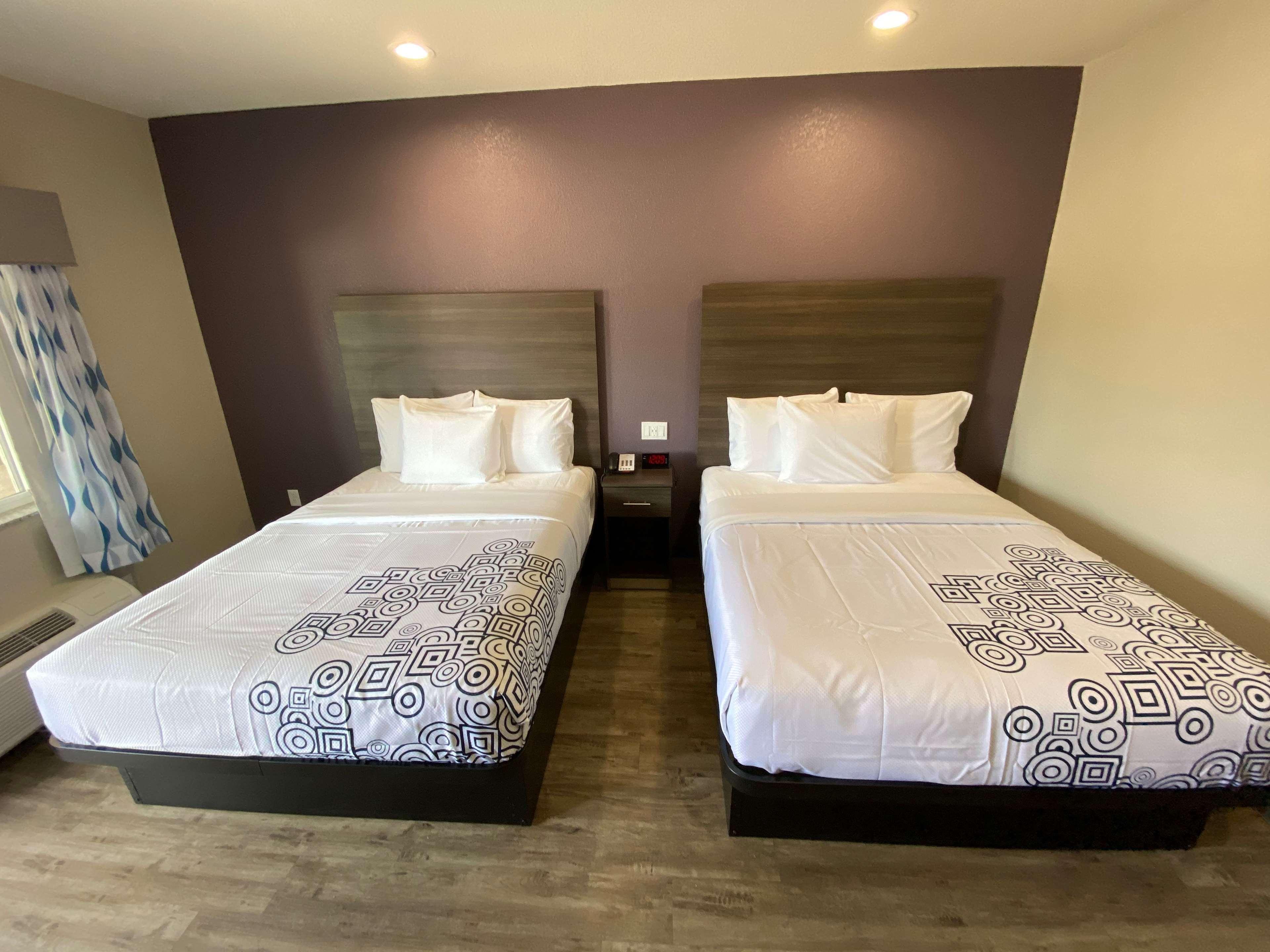 ชัวร์สเตย์ พลัส โฮเทล บาย เบสต์ เวสเทิร์น อดา Hotel Ada ภายนอก รูปภาพ